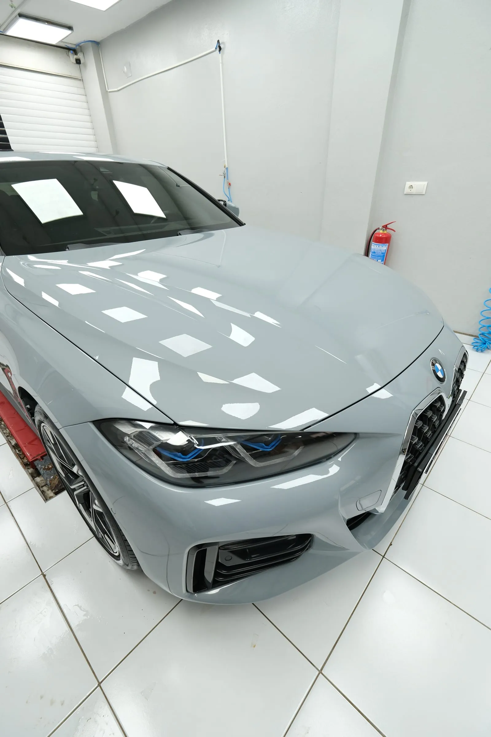 Gümüş BMW — yan PPF kaplama